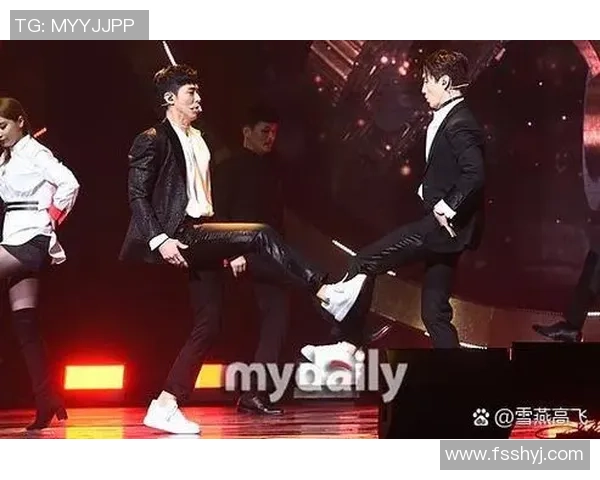 足球明星与演员歌手的跨界合作与魅力碰撞探讨